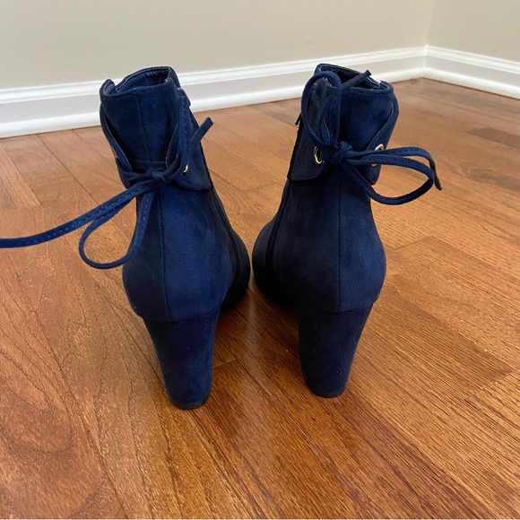 SOLD Blue Suede Booties Size 9 - Picture 5 of 8